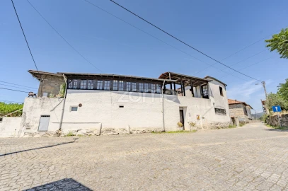 Moradia T7 para Venda em Águas Santas e Moure