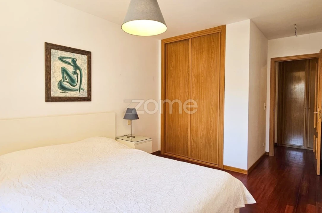 Apartamento T1 para Arrendamento em Paranhos Foto 12