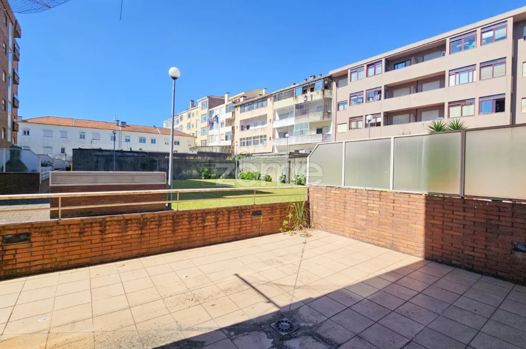 Apartamento T1 para Arrendamento em Paranhos Foto 5