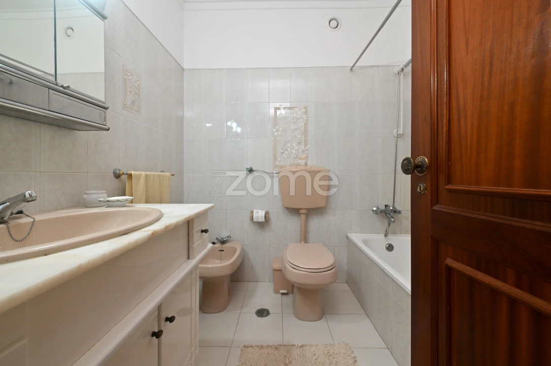 Apartamento T3 para Venda em Massamá e Monte Abraão Foto 10