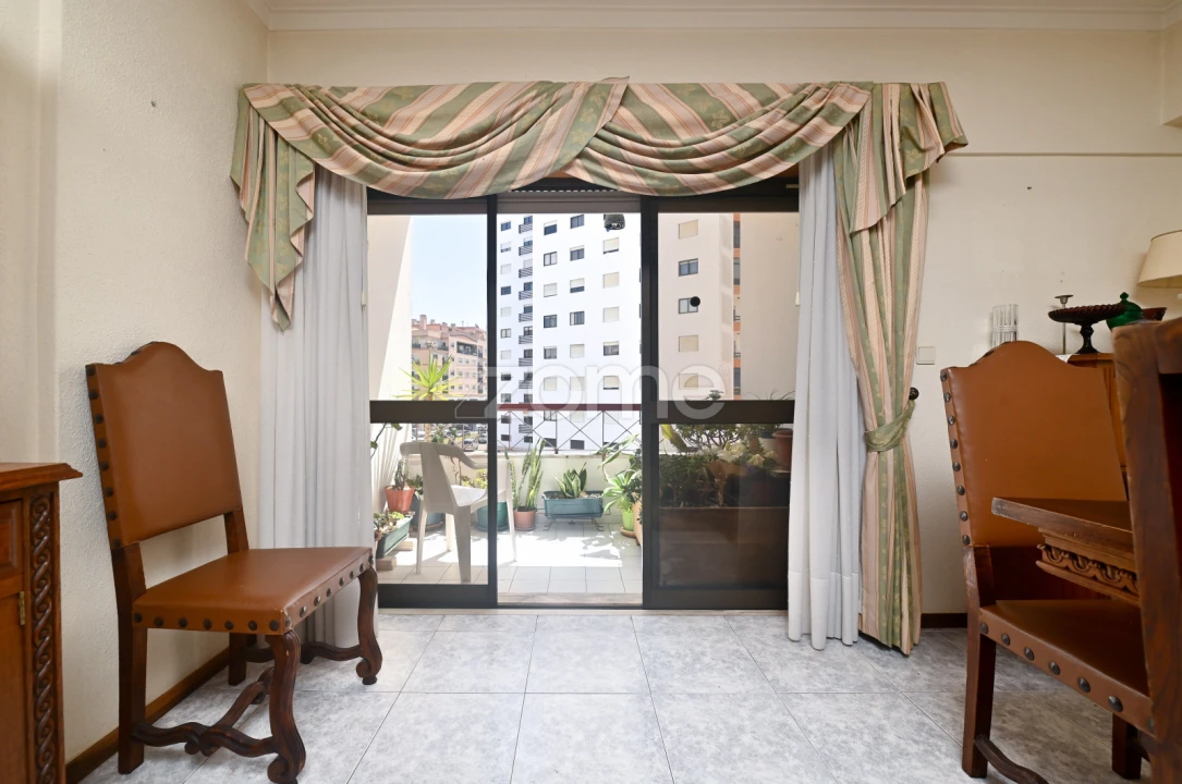 Apartamento T3 para Venda em Massamá e Monte Abraão Foto 6