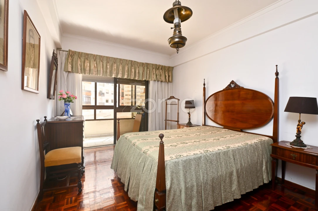 Apartamento T3 para Venda em Massamá e Monte Abraão Foto 16
