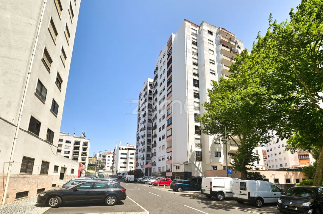 Apartamento T3 para Venda em Massamá e Monte Abraão Foto 22