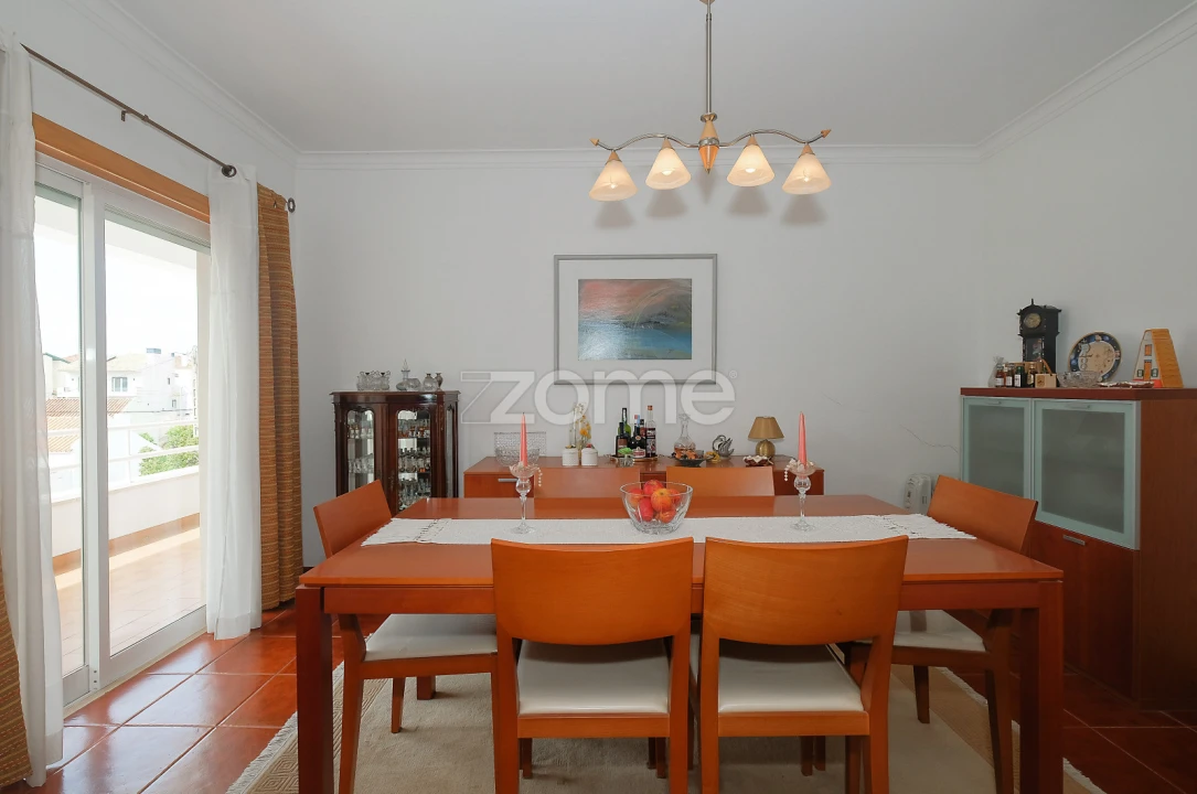 Apartamento T2 para Venda em Alcabideche Foto 7