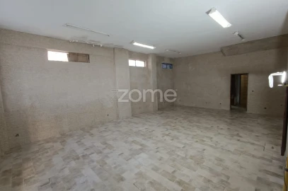 Terreno Comércio / Armazém para Arrendamento em Santa Maria Maior e Monserrate e Meadela