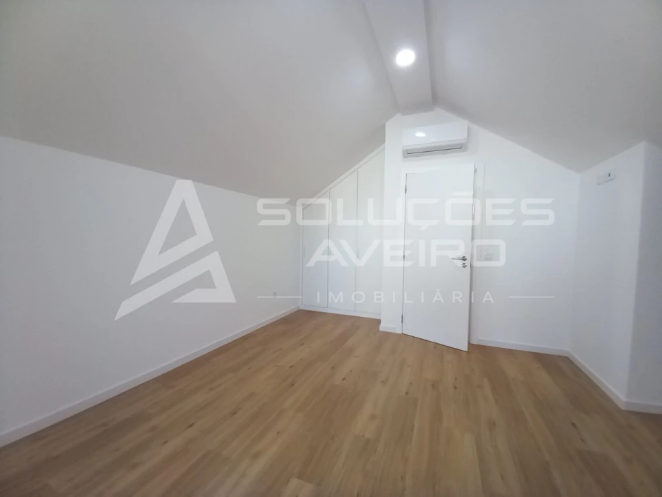 Apartamento T2 para Venda em Glória e Vera Cruz Foto 9
