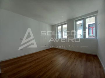 Apartamento T2 para Venda em Glória e Vera Cruz