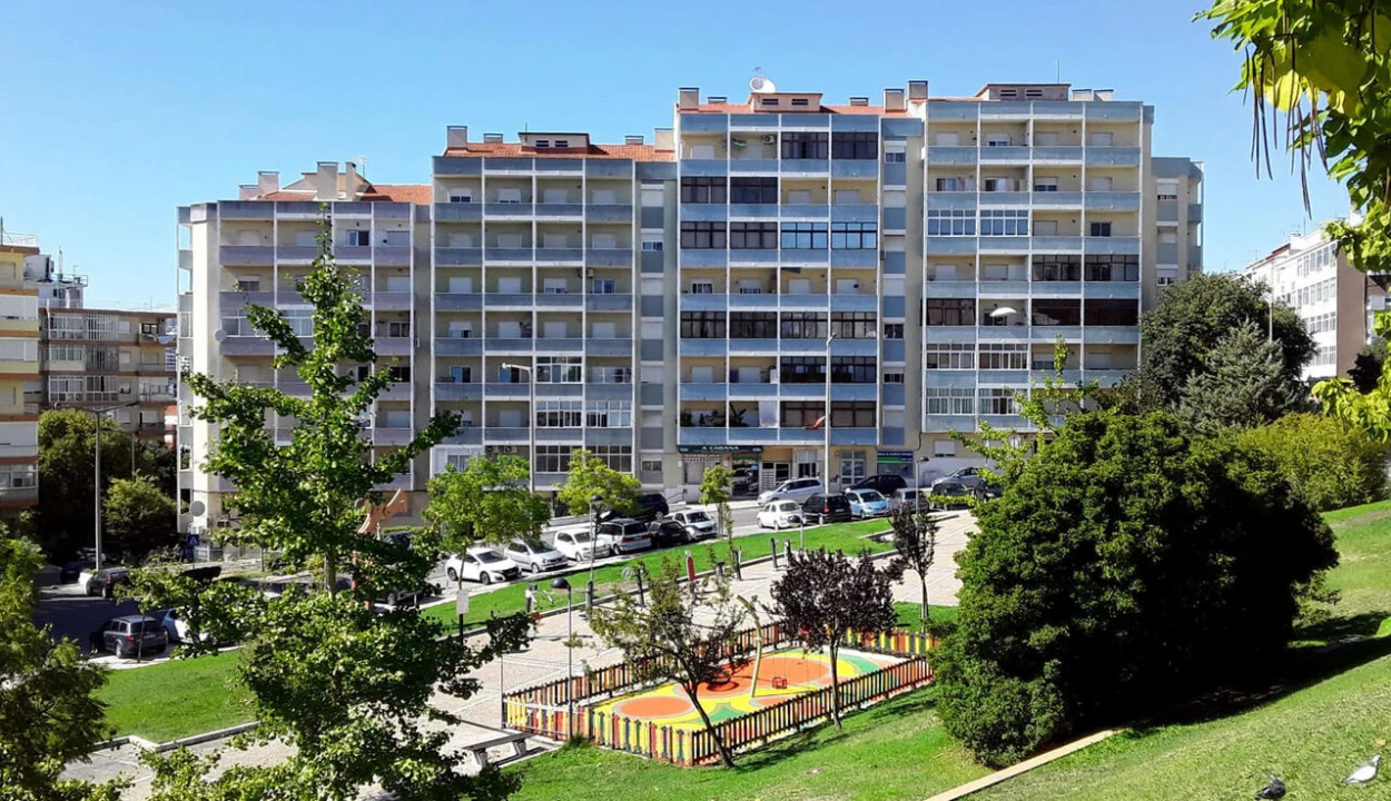 Apartamento T3 para Venda em Laranjeiro e Feijó Foto 3