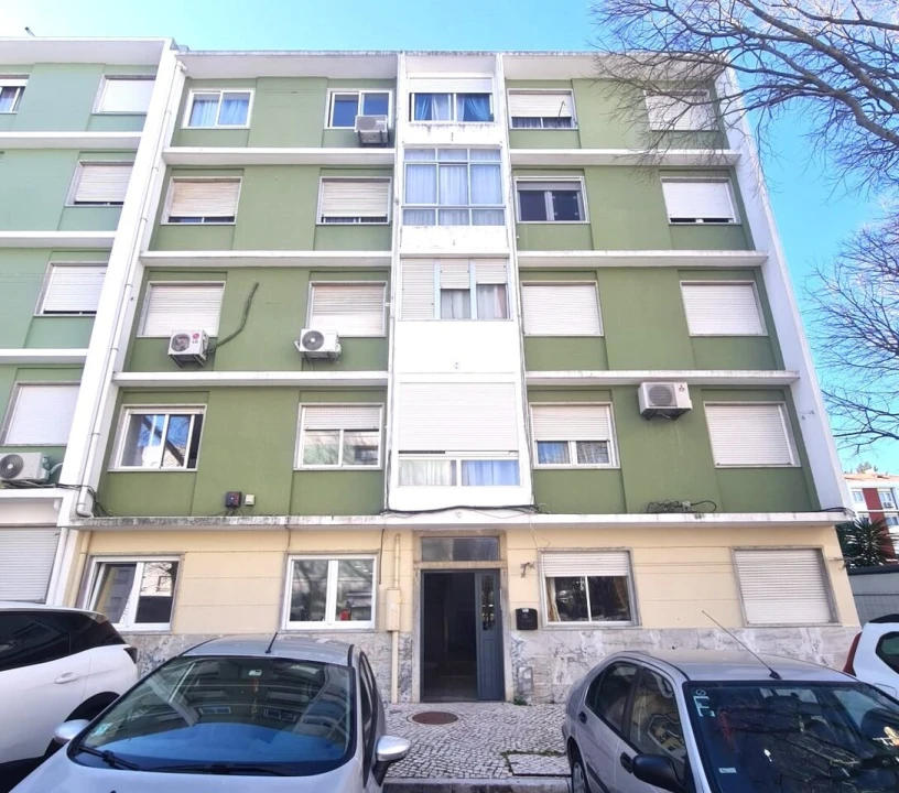Apartamento T2 para Venda em Benfica Foto 5