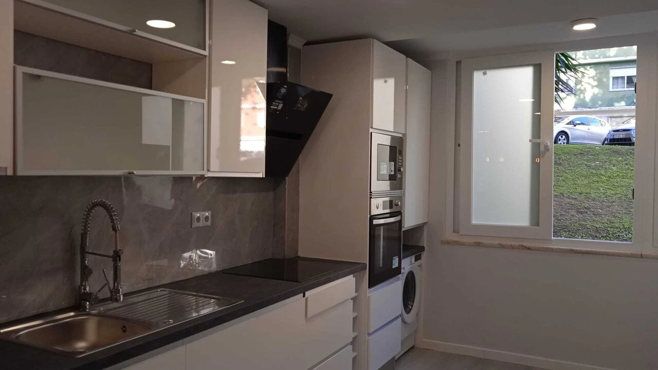 Apartamento T2 para Venda em Benfica Foto 3