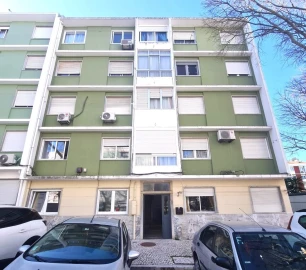 Apartamento T2 para Venda em Benfica