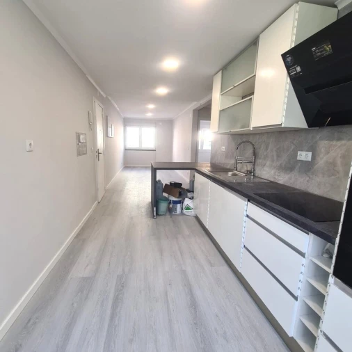 Apartamento T2 para Venda em Benfica Foto 2