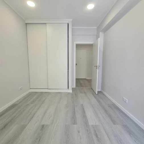 Apartamento T1 para Venda em Venteira Foto 3