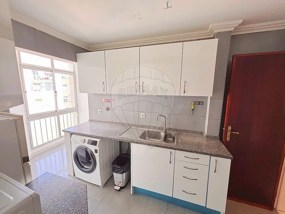 Apartamento T3 para Venda em Águas Livres Foto 6