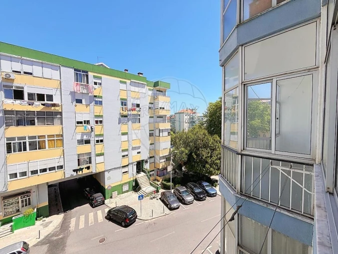 Apartamento T3 para Venda em Águas Livres Foto 17
