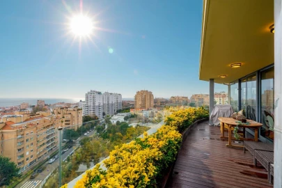 Apartamento T5 para Venda em Aldoar, Foz do Douro e Nevogilde