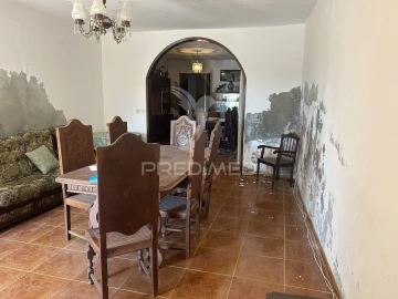 Moradia T5 para Venda em Igreja Nova do Sobral