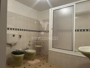 Moradia T5 para Venda em Igreja Nova do Sobral