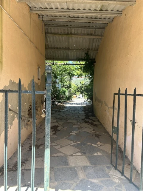 Moradia T5 para Venda em Igreja Nova do Sobral