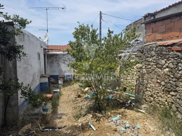 Moradia T1 para Venda em Madalena e Beselga