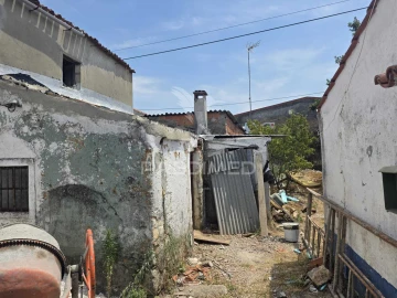 Moradia T1 para Venda em Madalena e Beselga