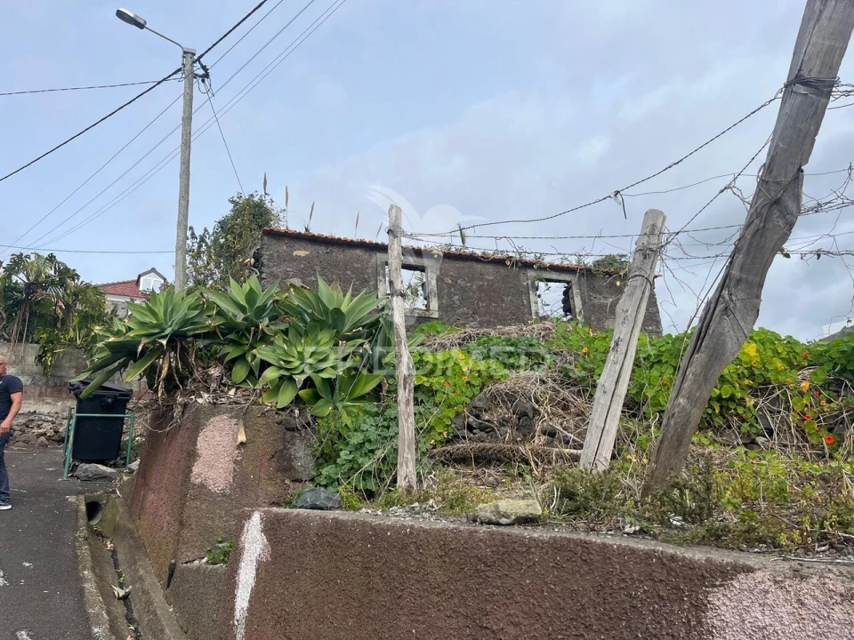 Moradia T3 para Venda em Estreito da Calheta Foto 2