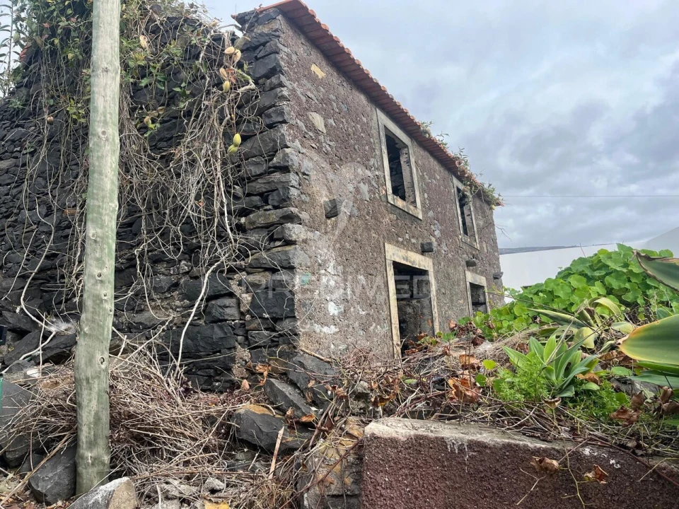 Moradia T3 para Venda em Estreito da Calheta Foto 3