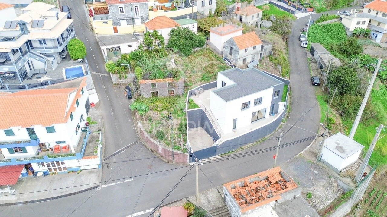 Moradia T3 para Venda em Estreito da Calheta Foto 5