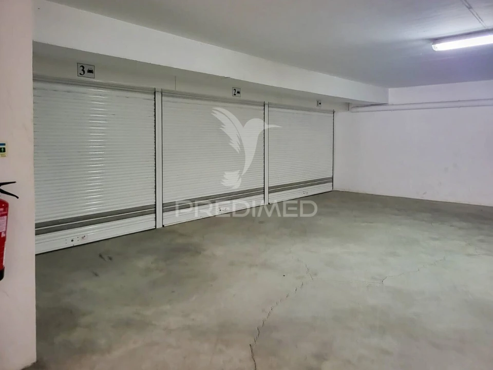 Garagem para Venda em Malagueira e Horta das Figueiras Foto 3