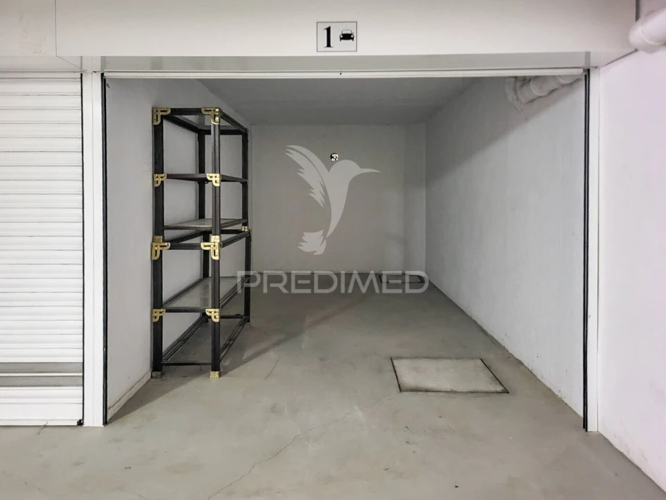 Garagem para Venda em Malagueira e Horta das Figueiras Foto 1