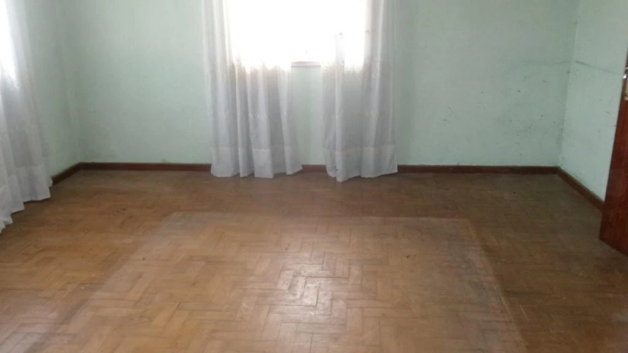 Moradia T5 para Venda em Travancinha Foto 13