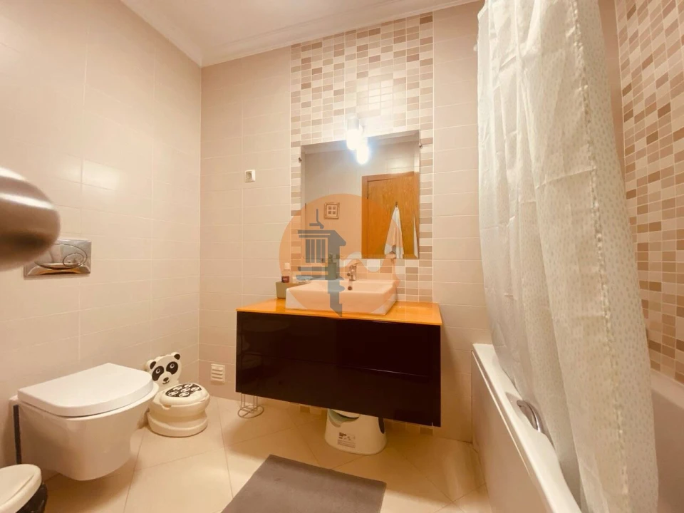 Apartamento T2 para Venda em Pechão Foto 9