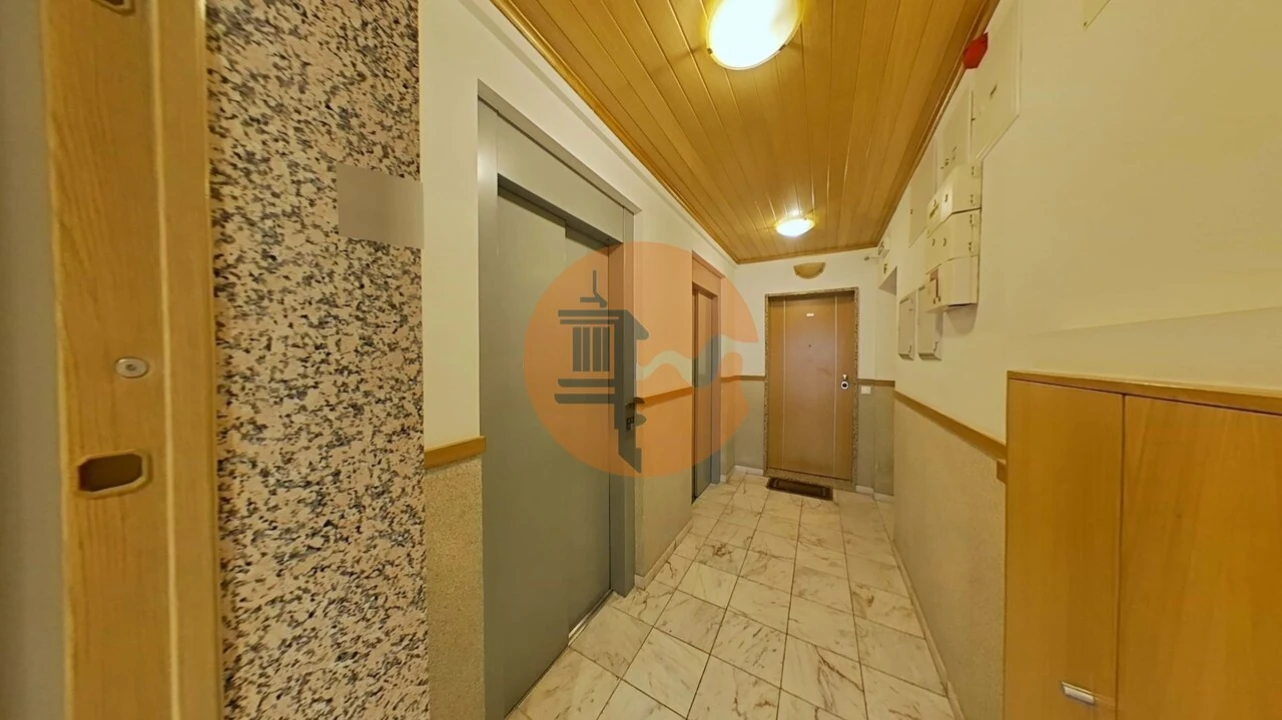 Apartamento T2 para Venda em Pechão Foto 8