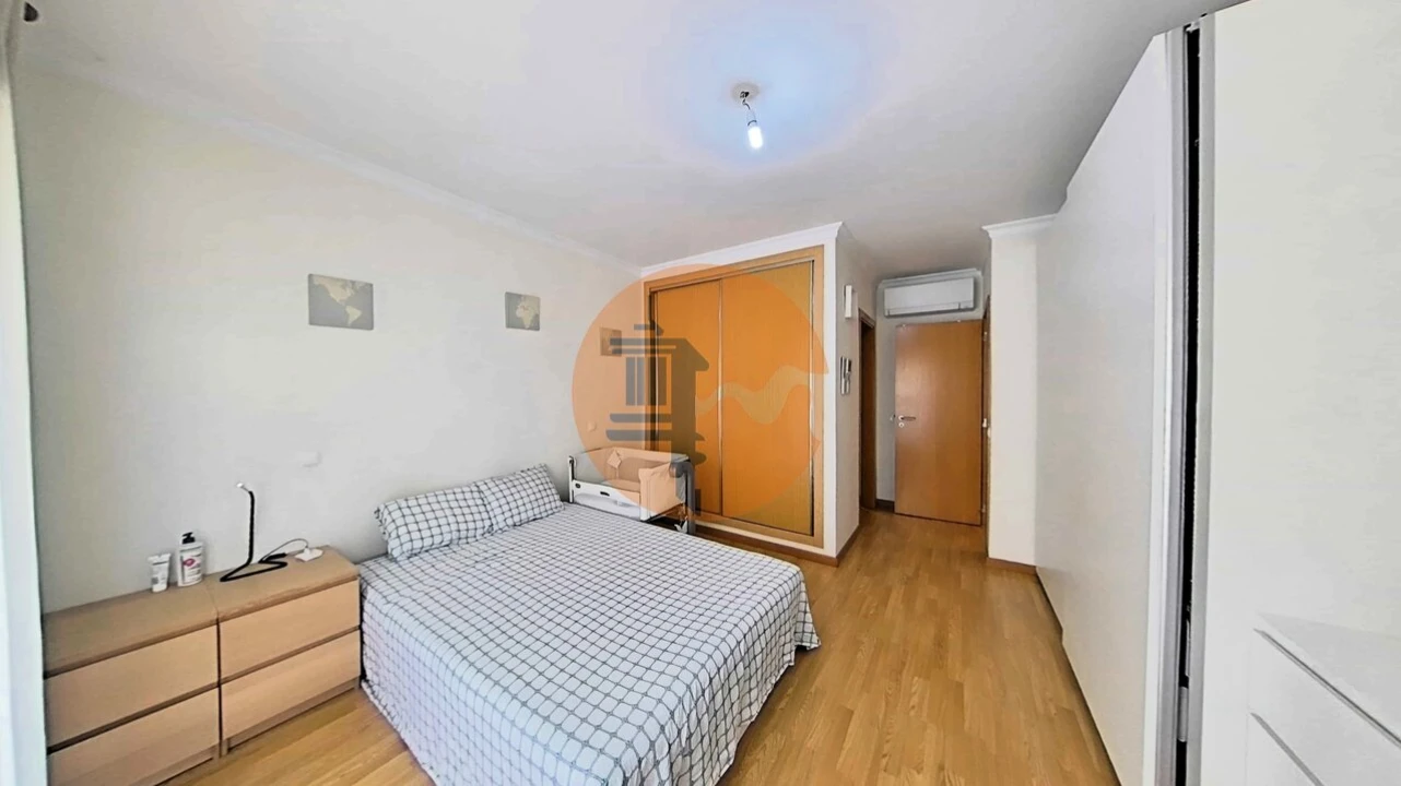 Apartamento T2 para Venda em Pechão Foto 25