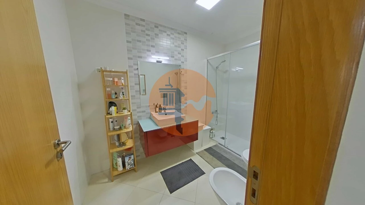 Apartamento T2 para Venda em Pechão Foto 28