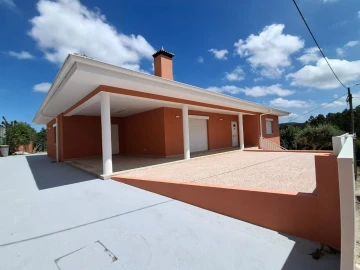 Moradia T0 para Venda em Canedo, Vale e Vila Maior