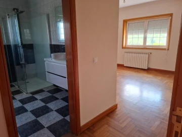 Moradia T0 para Venda em Canedo, Vale e Vila Maior