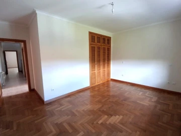 Moradia T0 para Venda em Canedo, Vale e Vila Maior