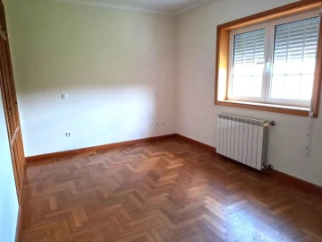 Moradia T0 para Venda em Canedo, Vale e Vila Maior