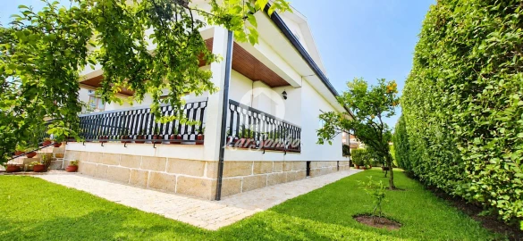Moradia T4 para Venda em Barroselas e Carvoeiro