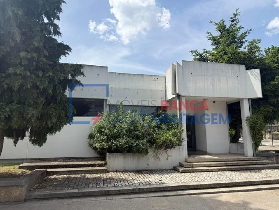 Prédio para Venda em Carrazeda de Ansiães Foto 1