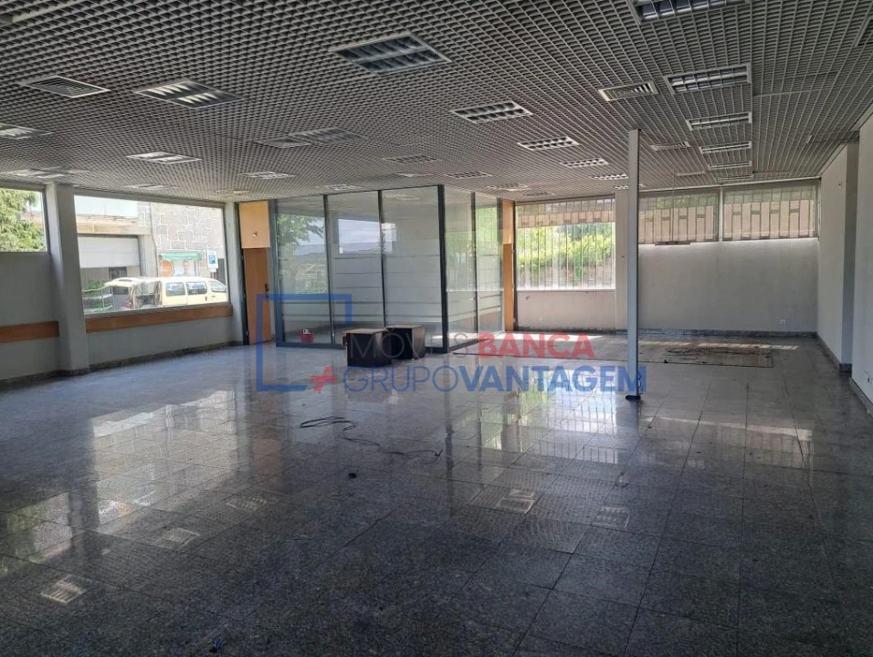 Prédio para Venda em Carrazeda de Ansiães Foto 2
