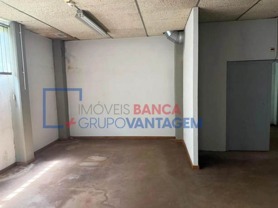 Prédio para Venda em Carrazeda de Ansiães Foto 11