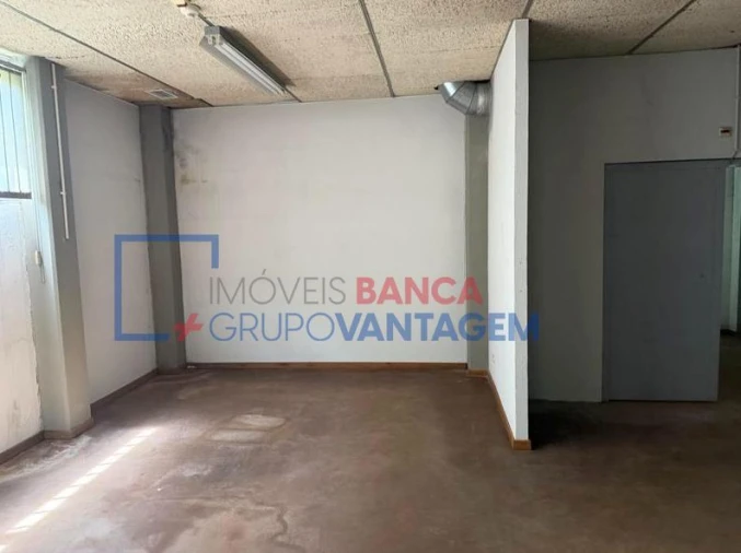 Prédio para Venda em Carrazeda de Ansiães Foto 11