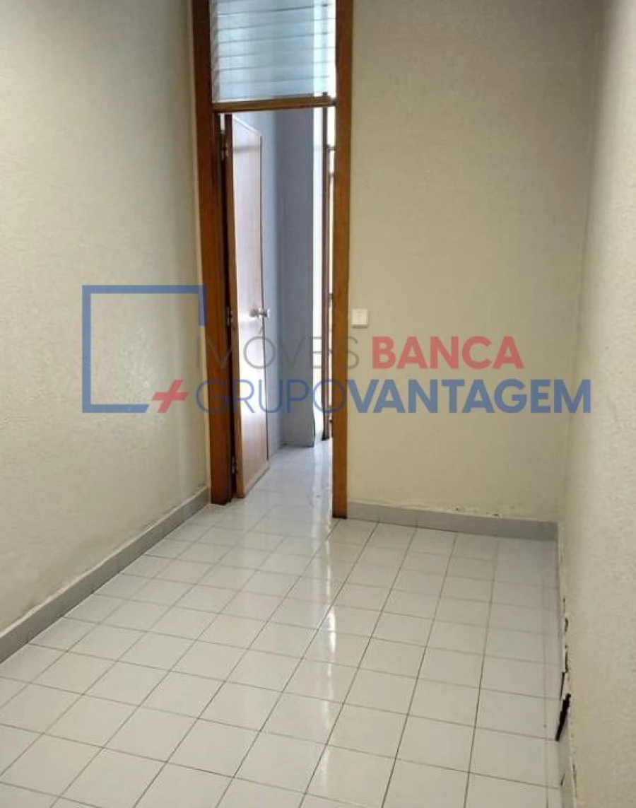 Prédio para Venda em Carrazeda de Ansiães Foto 17