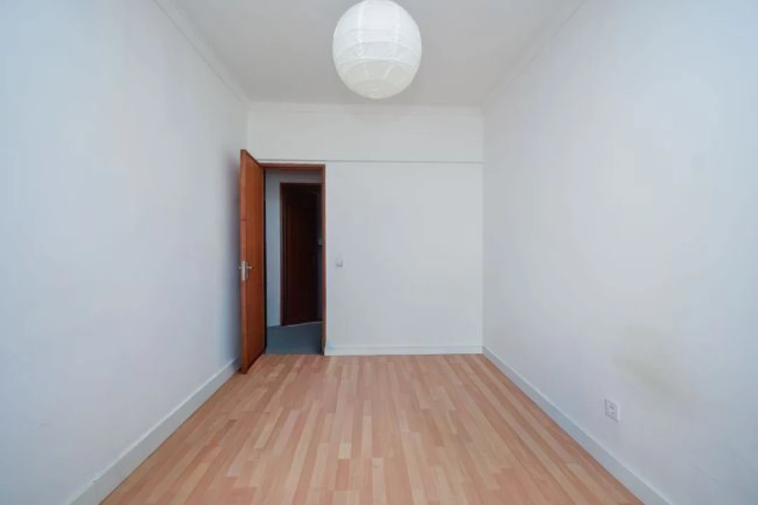 Apartamento T0 para Venda em Almada, Cova da Piedade, Pragal e Cacilhas Foto 11