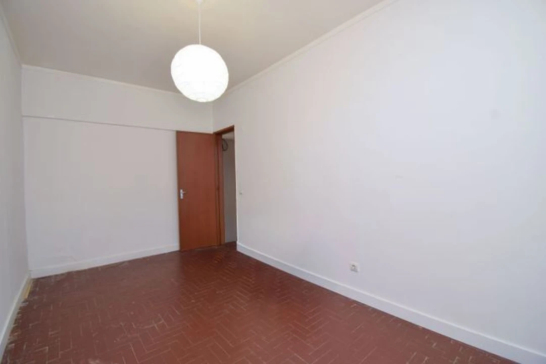 Apartamento T0 para Venda em Almada, Cova da Piedade, Pragal e Cacilhas Foto 12