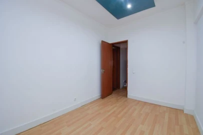 Apartamento T0 para Venda em Almada, Cova da Piedade, Pragal e Cacilhas