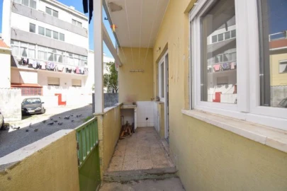 Apartamento T0 para Venda em Almada, Cova da Piedade, Pragal e Cacilhas
