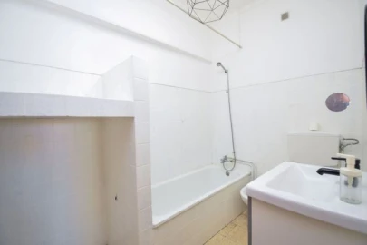 Apartamento T0 para Venda em Almada, Cova da Piedade, Pragal e Cacilhas